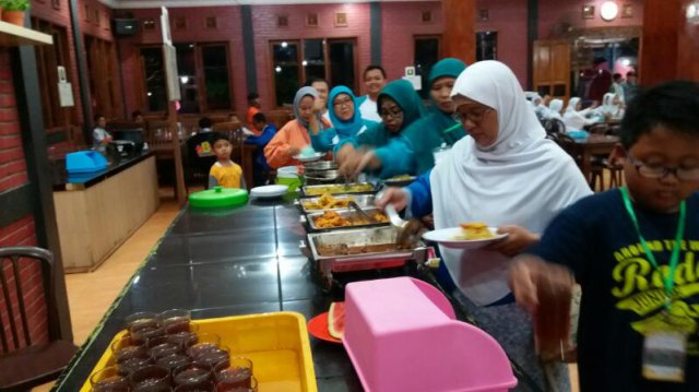 Study Tour 2017 Goes To Yogyakarta